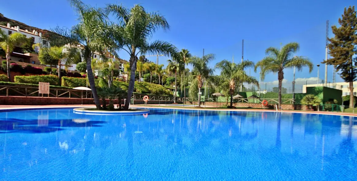 Sale of middle floor apartment in La Cala de Mijas 1