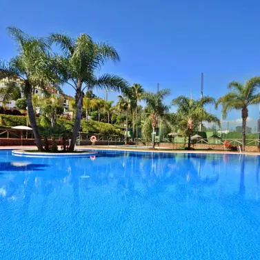 Sale of middle floor apartment in La Cala de Mijas