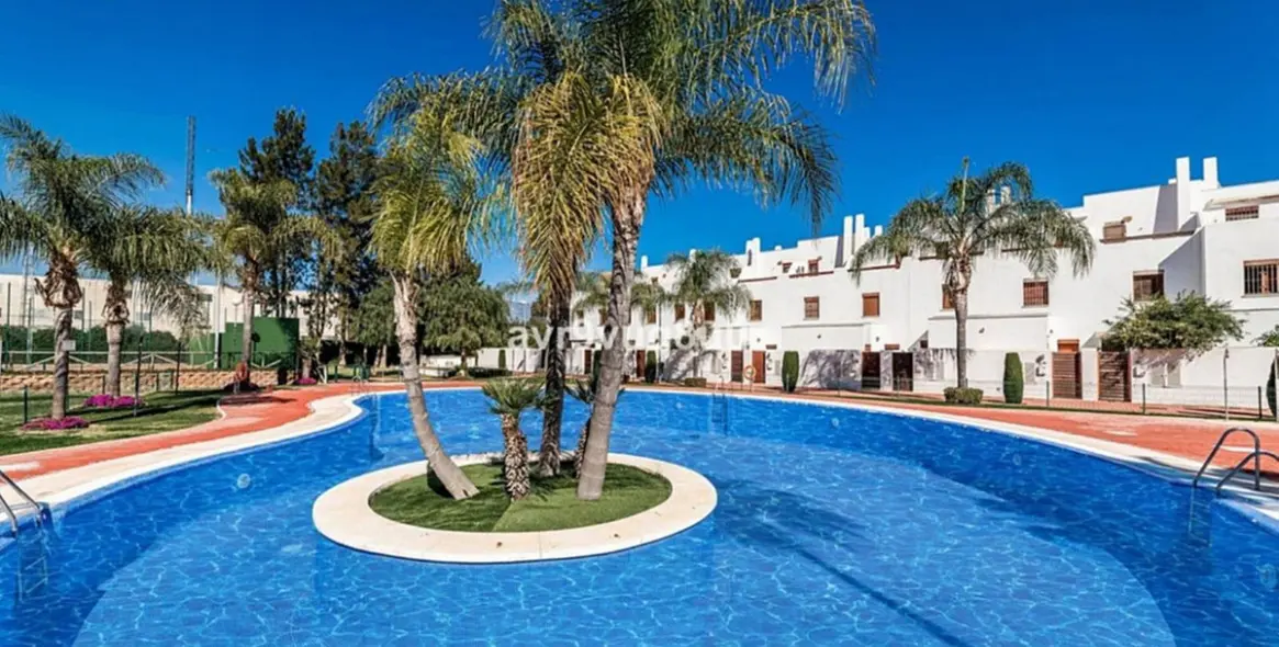 Sale of middle floor apartment in La Cala de Mijas 2