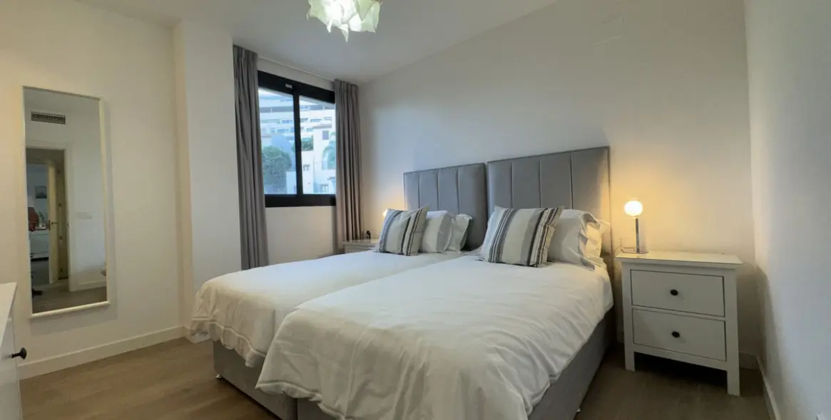 Sale of middle floor apartment in La Cala de Mijas 8