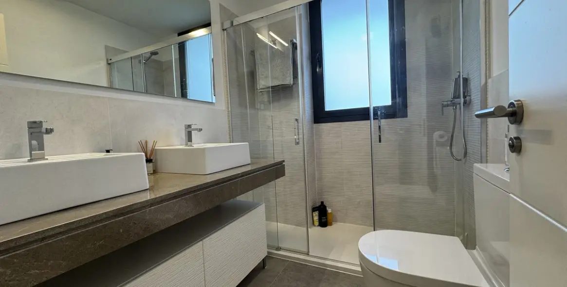 Sale of middle floor apartment in La Cala de Mijas 11