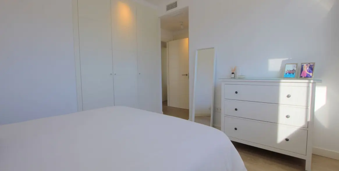 Sale of middle floor apartment in La Cala de Mijas 17