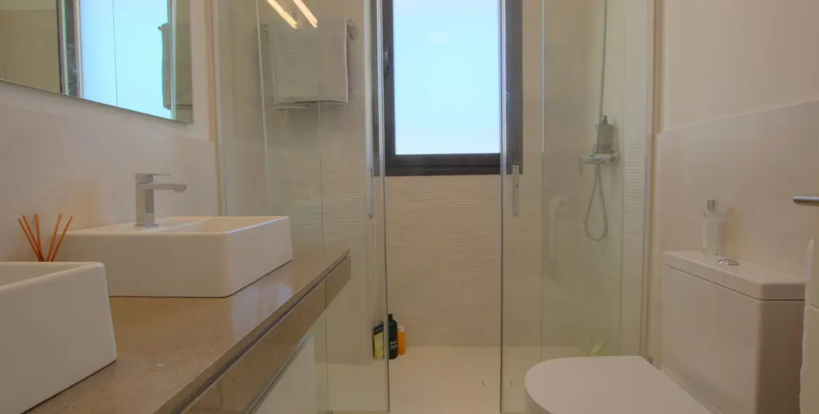 Sale of middle floor apartment in La Cala de Mijas 18