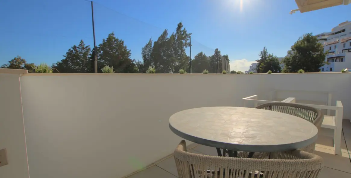 Sale of middle floor apartment in La Cala de Mijas 19