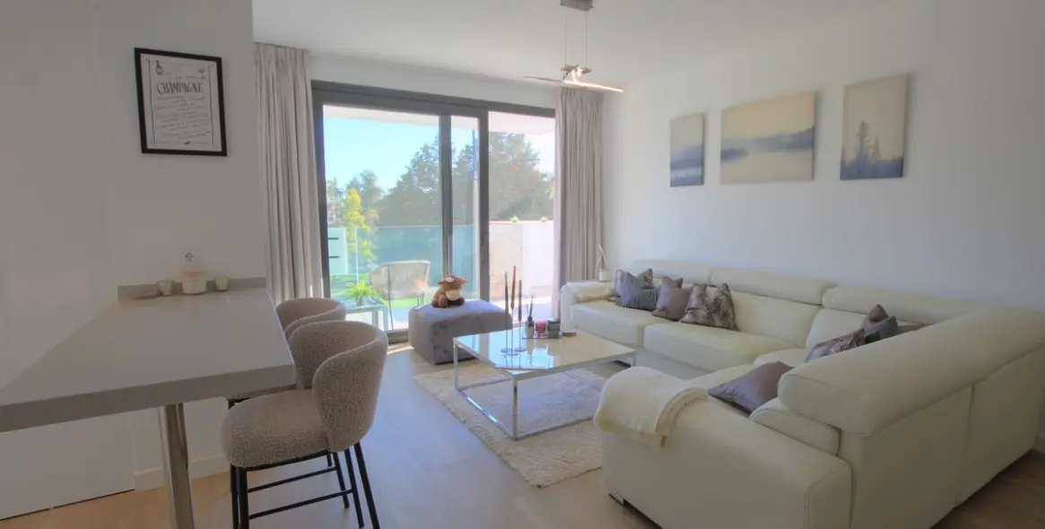 Sale of middle floor apartment in La Cala de Mijas 24