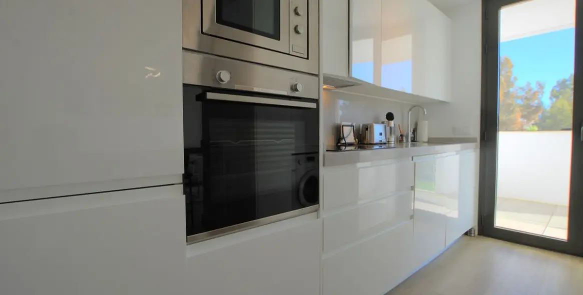 Sale of middle floor apartment in La Cala de Mijas 25