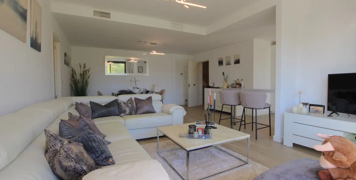 Sale of middle floor apartment in La Cala de Mijas 27