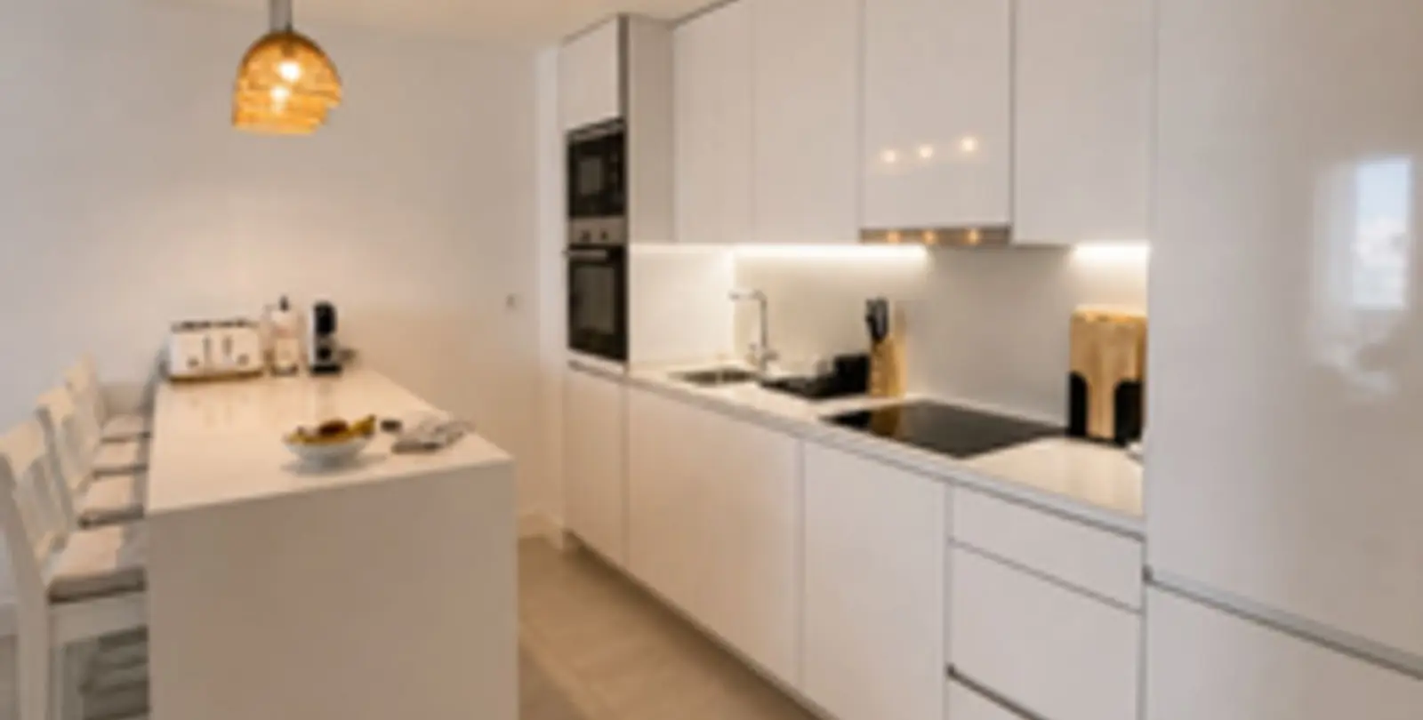 Sale of middle floor apartment in Manilva 4