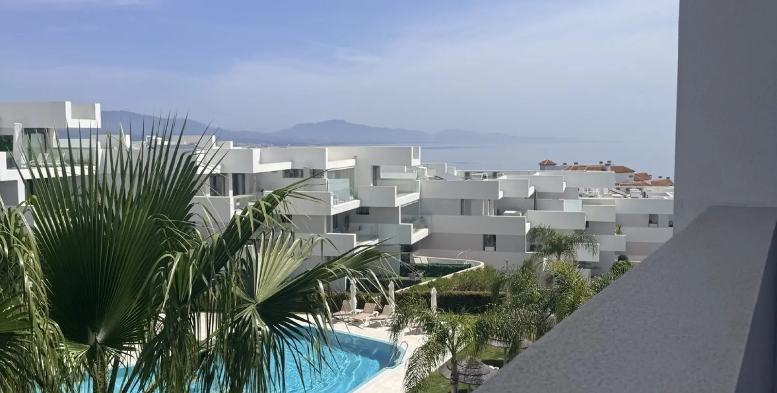 Sale of middle floor apartment in Manilva 10