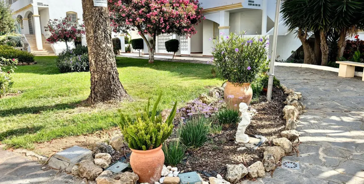 Sale of penthouse in Calahonda 46