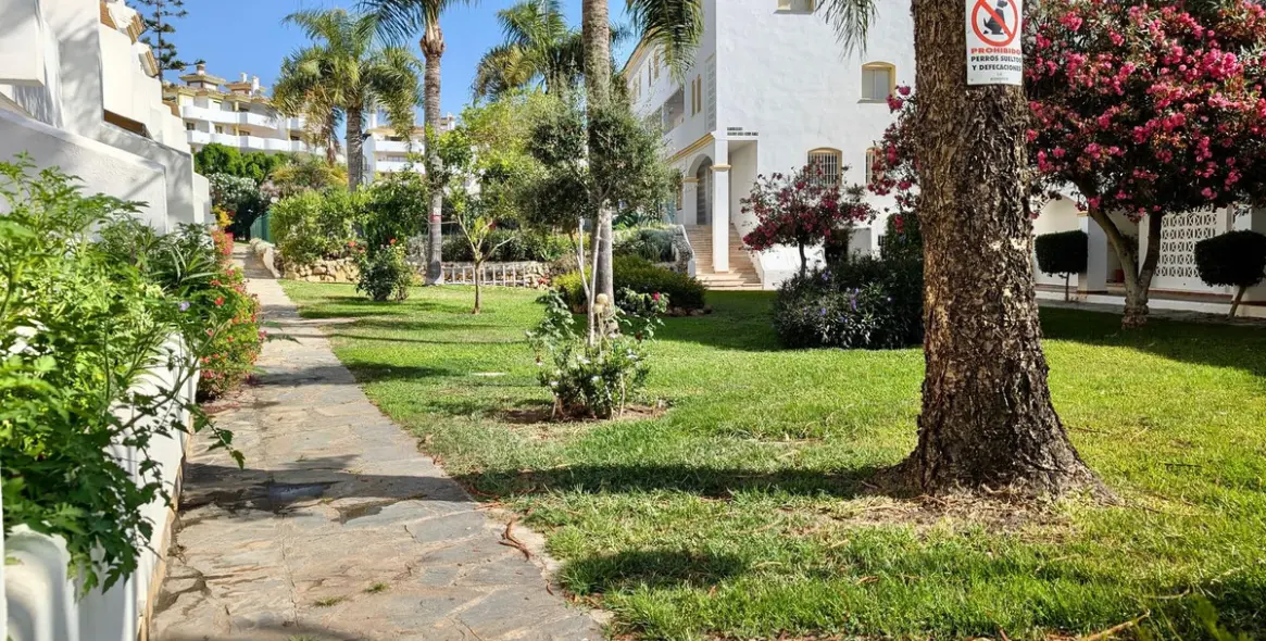Sale of penthouse in Calahonda 47