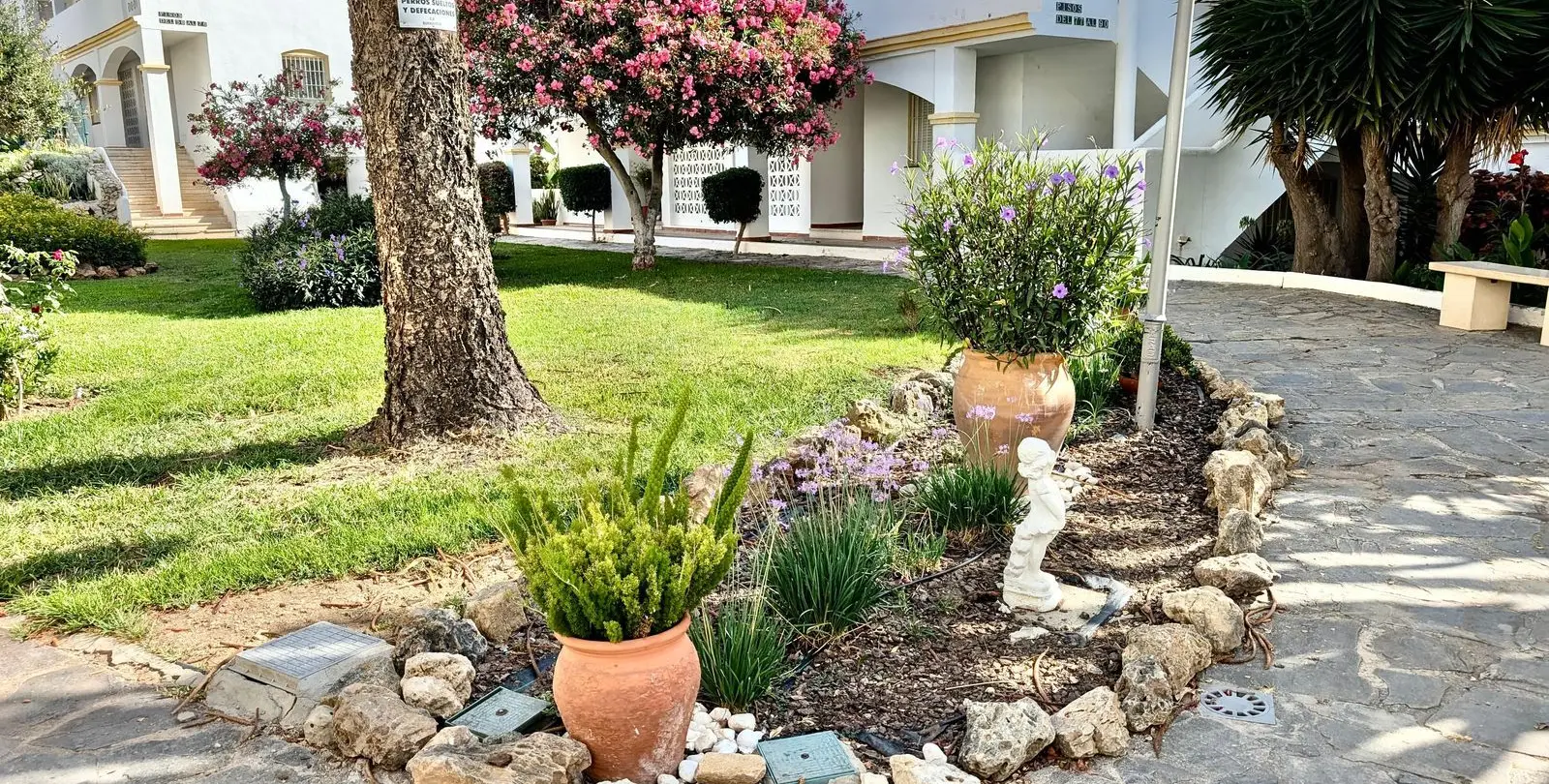 Sale of penthouse in Calahonda 41