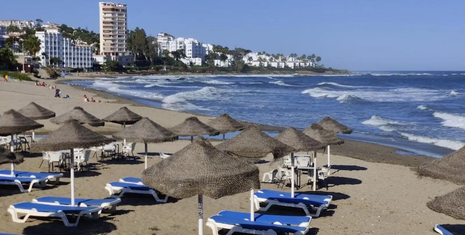 Sale of penthouse in Calahonda 43
