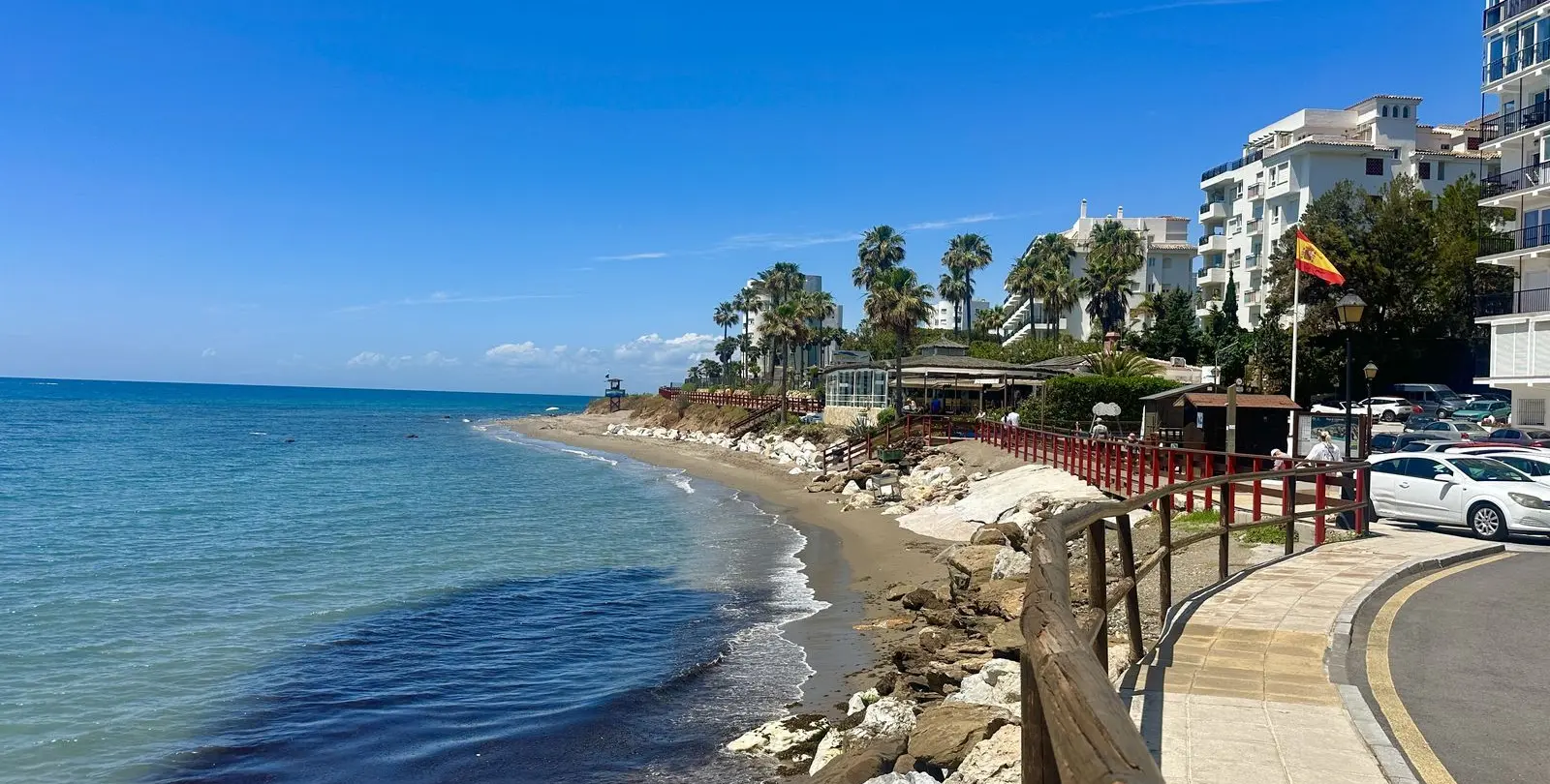 Sale of penthouse in Calahonda 44