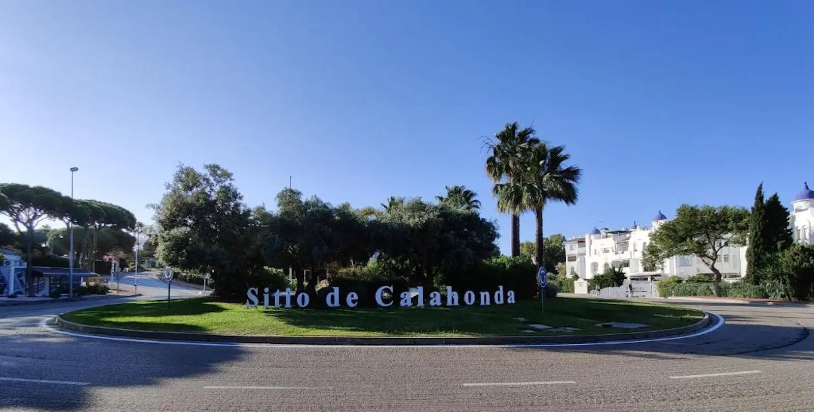 Sale of penthouse in Calahonda 46