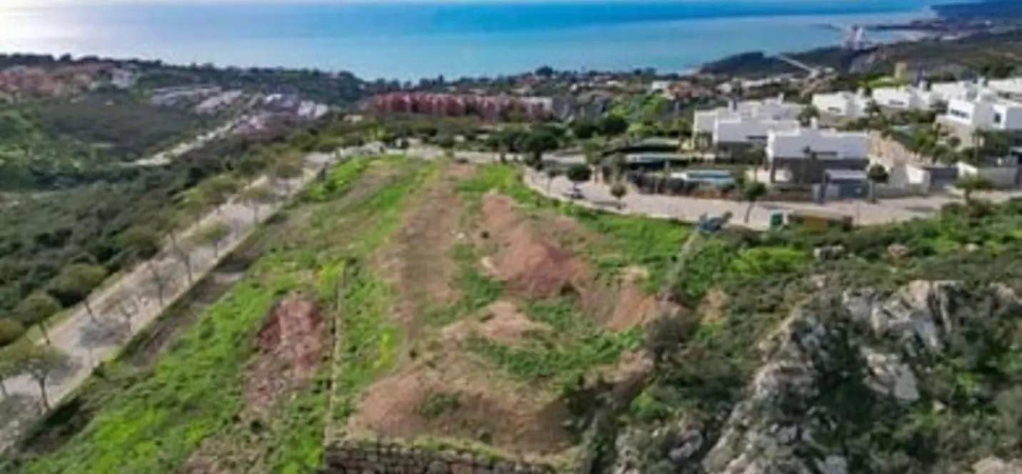 Sale of residential plot in Manilva 1