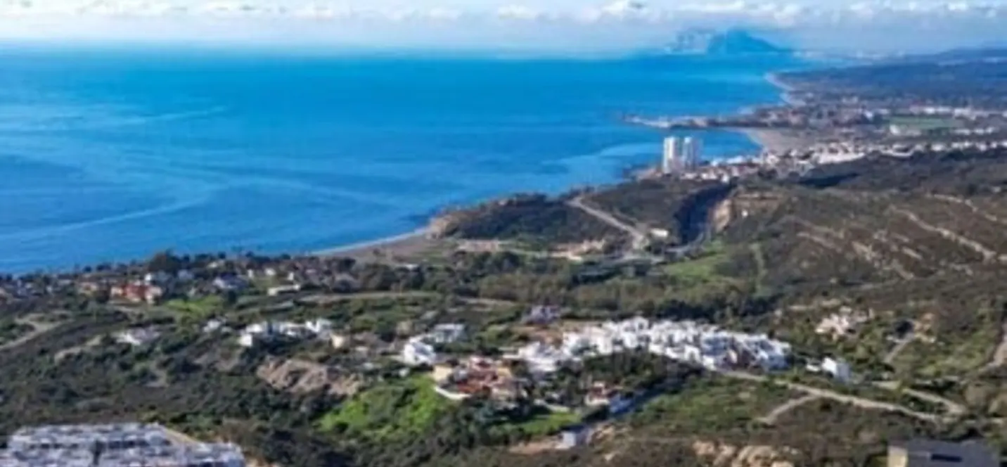 Sale of residential plot in Manilva 3