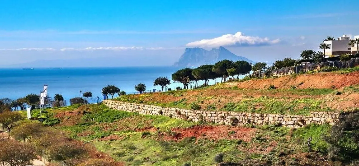 Sale of residential plot in Manilva 4