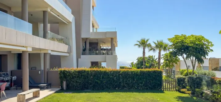 Venta de apartamento en planta baja en Cabopino 3