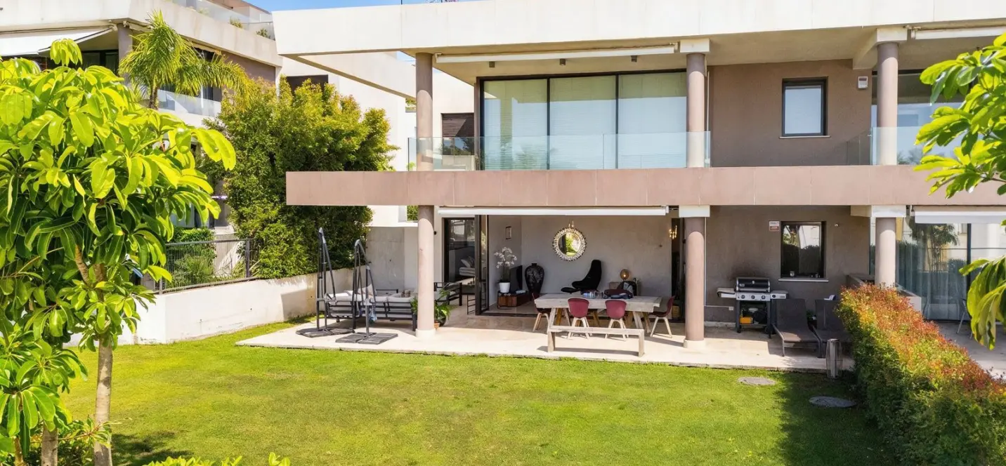 Venta de apartamento en planta baja en Cabopino 0