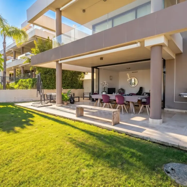 Venta de apartamento en planta baja en Cabopino