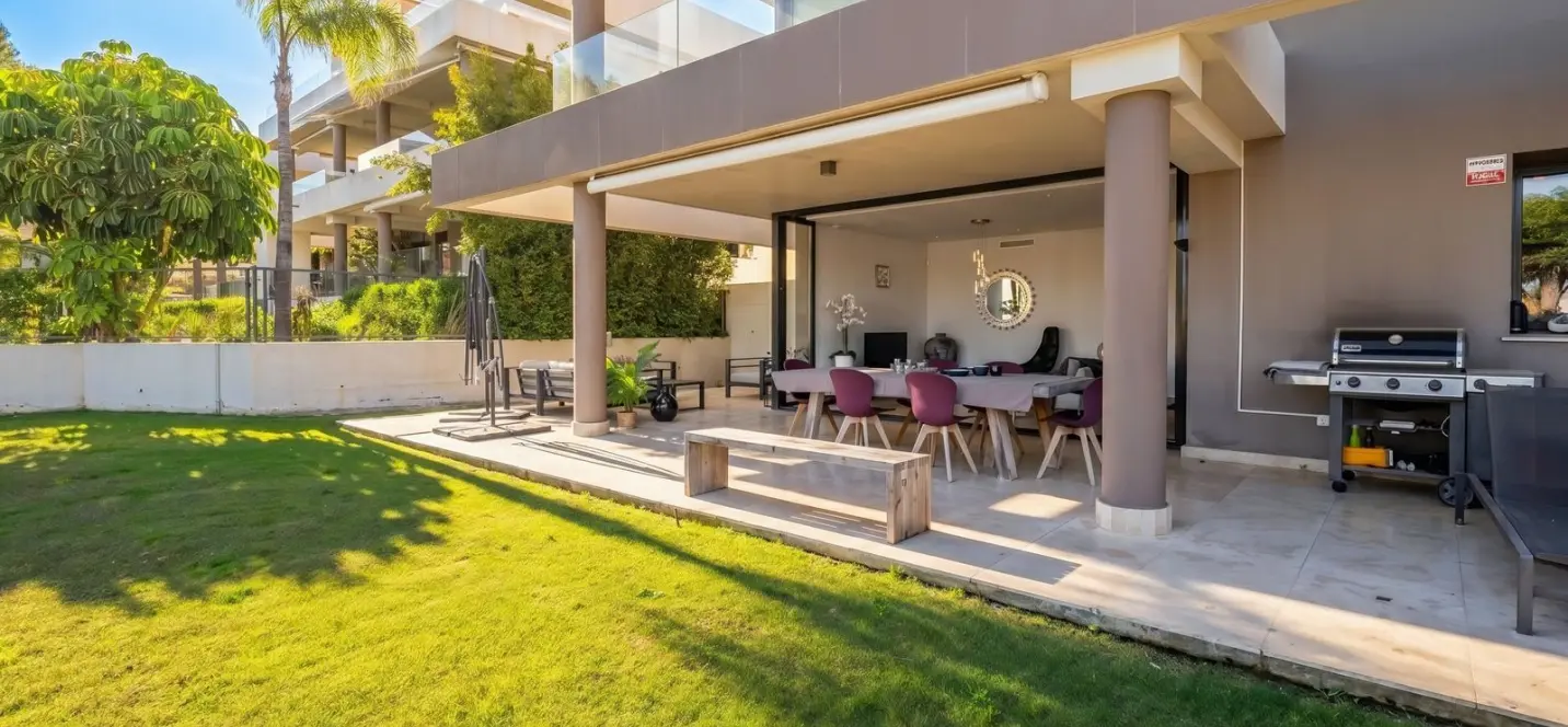 Venta de apartamento en planta baja en Cabopino 2