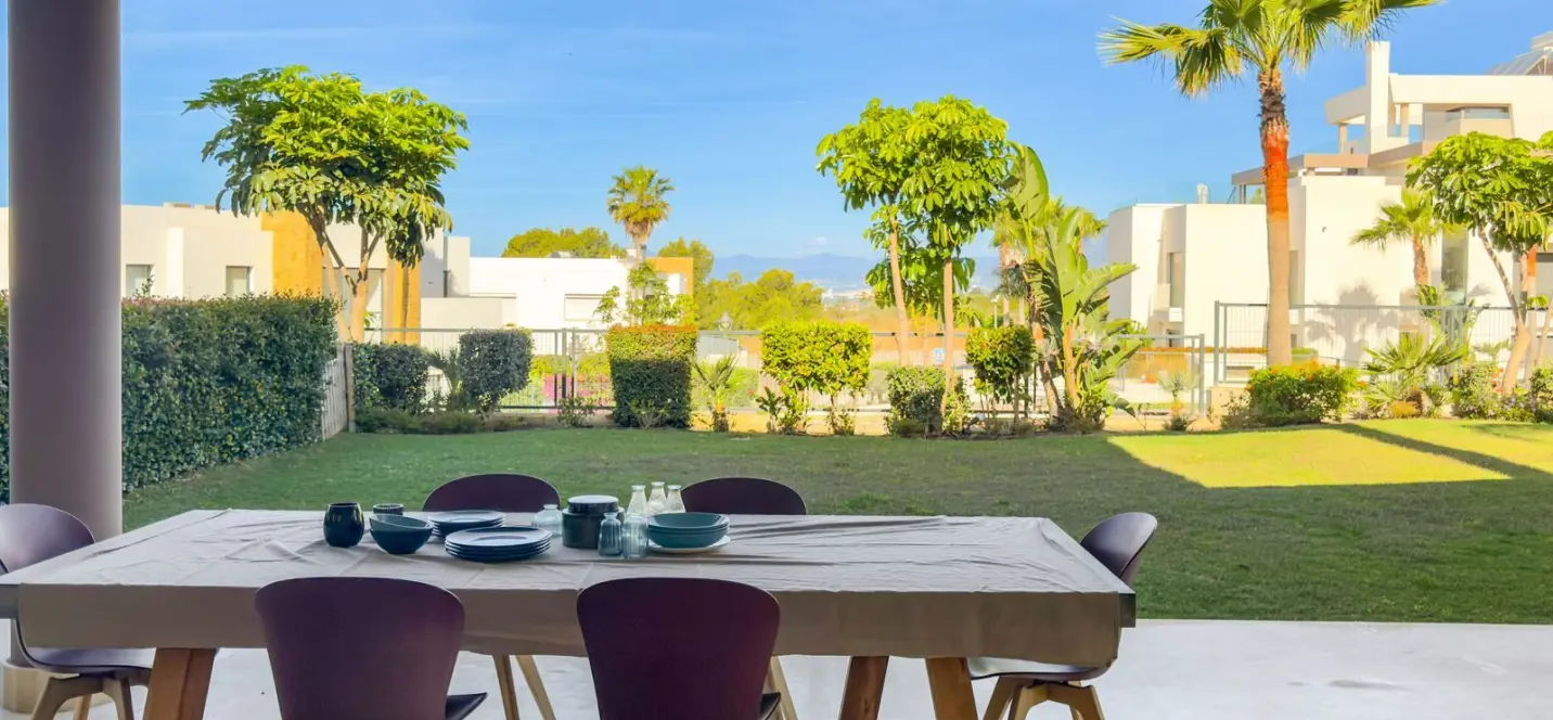 Venta de apartamento en planta baja en Cabopino 3