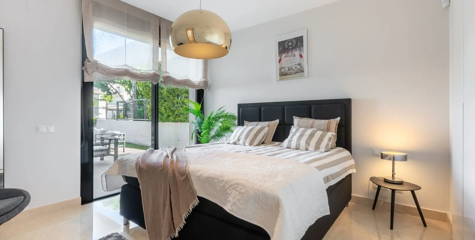 Venta de apartamento en planta baja en Cabopino 33