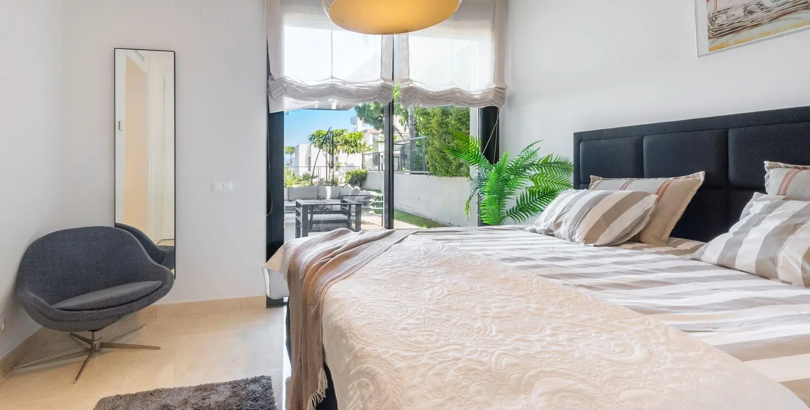Venta de apartamento en planta baja en Cabopino 35