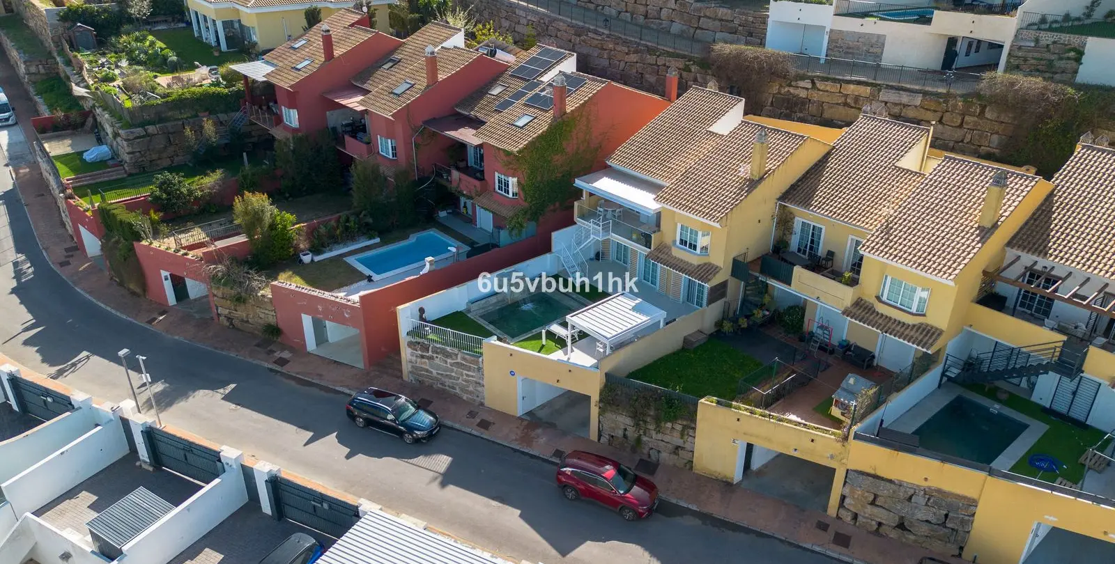 Продажа дома на две семьи в La Mairena 46