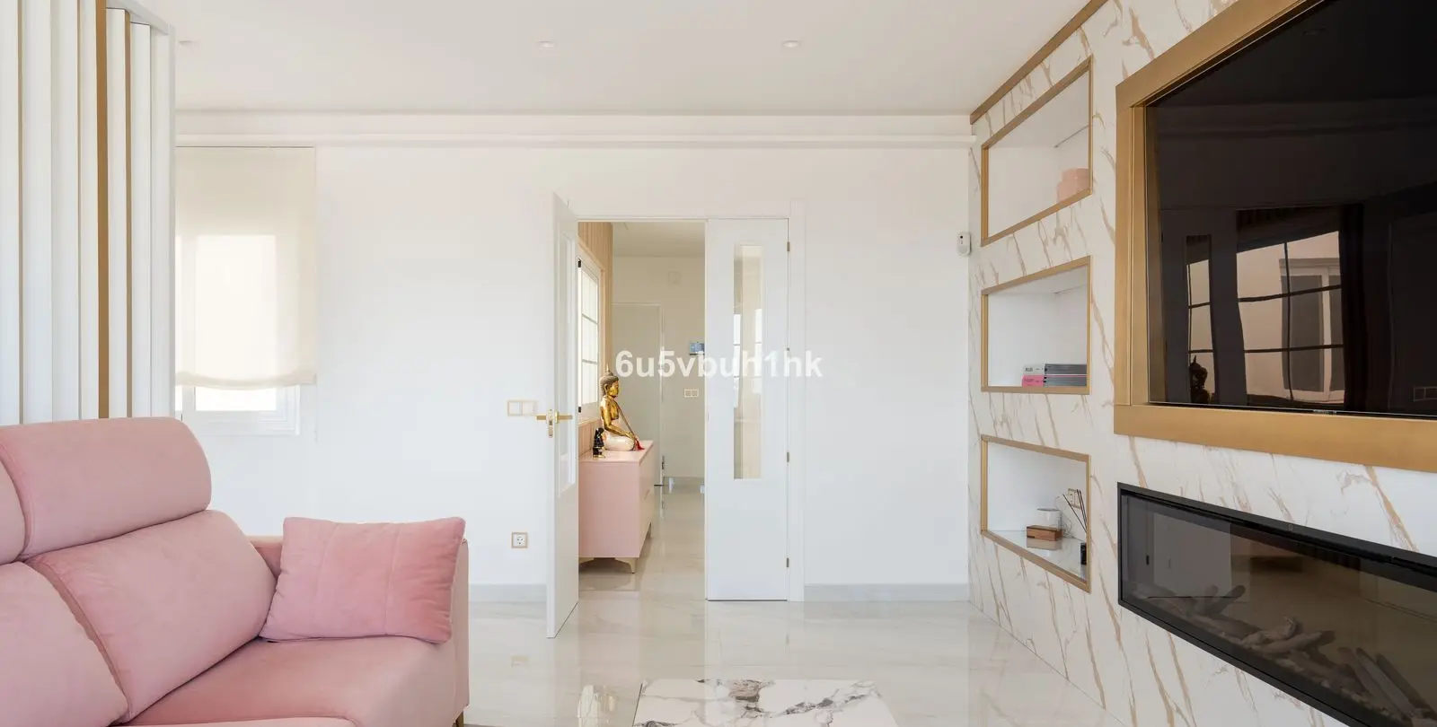 Sale of semi-detached house in La Mairena 7