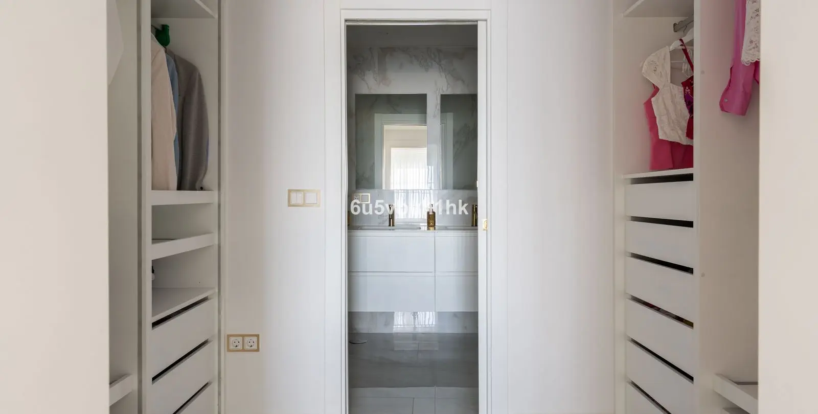 Sale of semi-detached house in La Mairena 19
