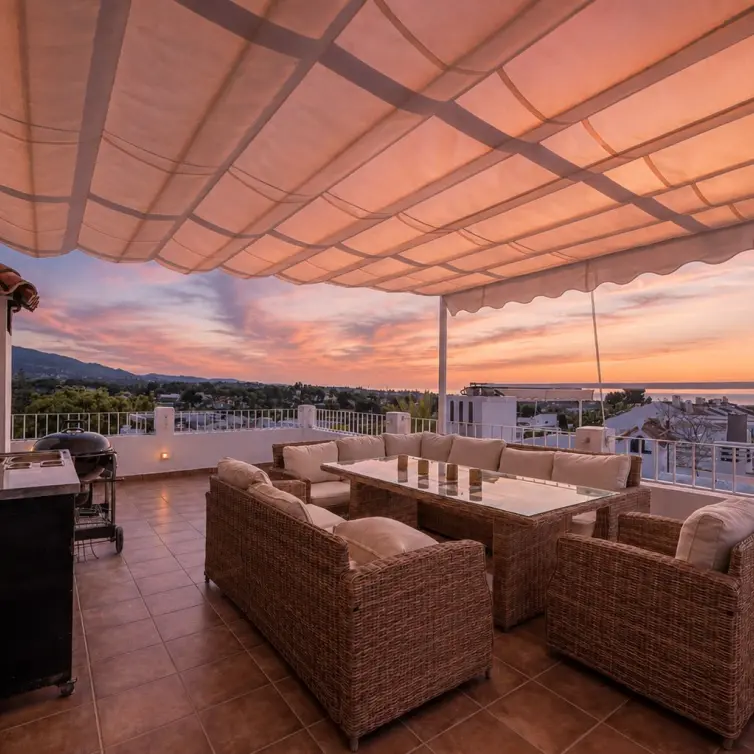Sale of townhouse in Nueva Andalucía