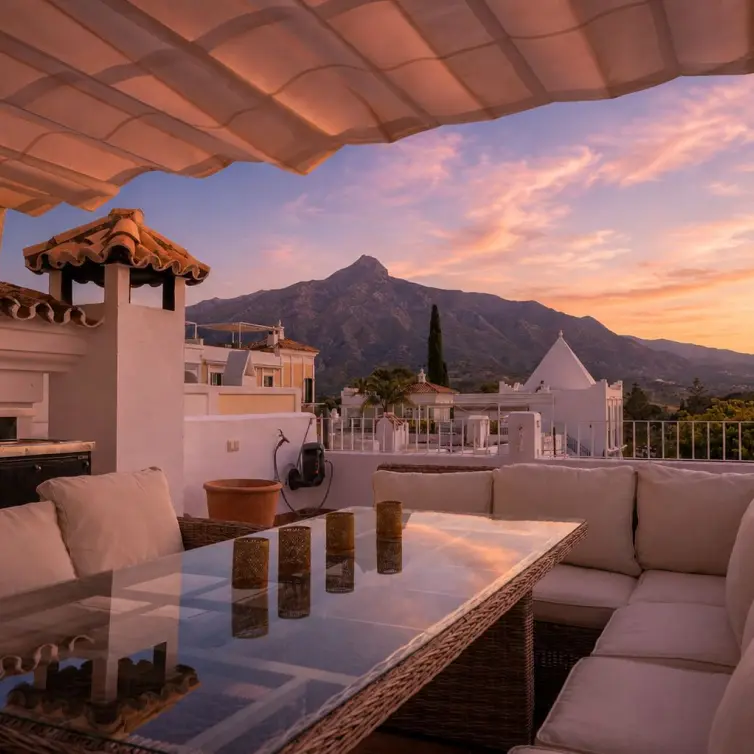 Sale of townhouse in Nueva Andalucía