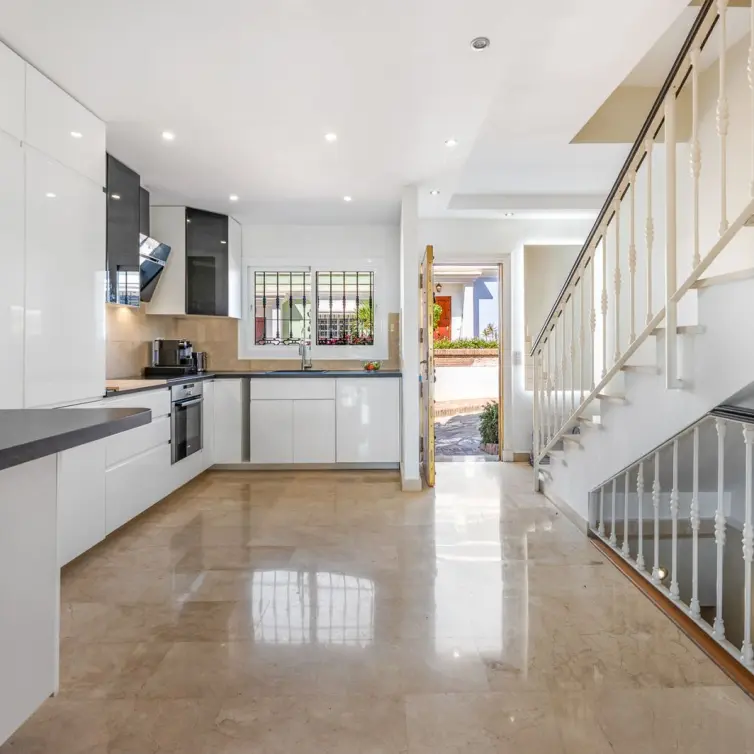 Sale of townhouse in Nueva Andalucía