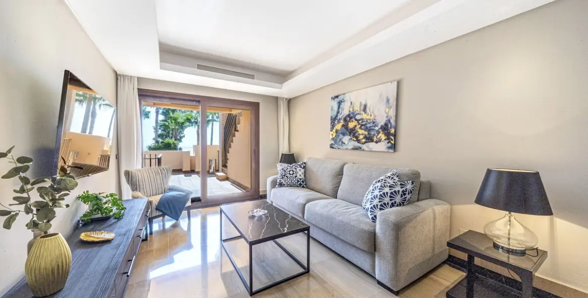 Sale of penthouse in Estepona 4