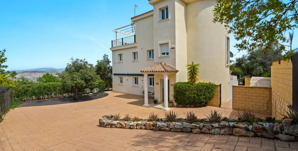 Продажа  отдельно стоящей виллы в Alhaurín el Grande 45
