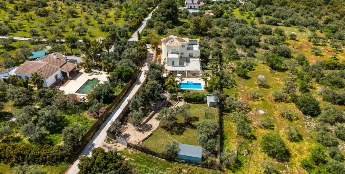 Продажа  отдельно стоящей виллы в Alhaurín el Grande 68