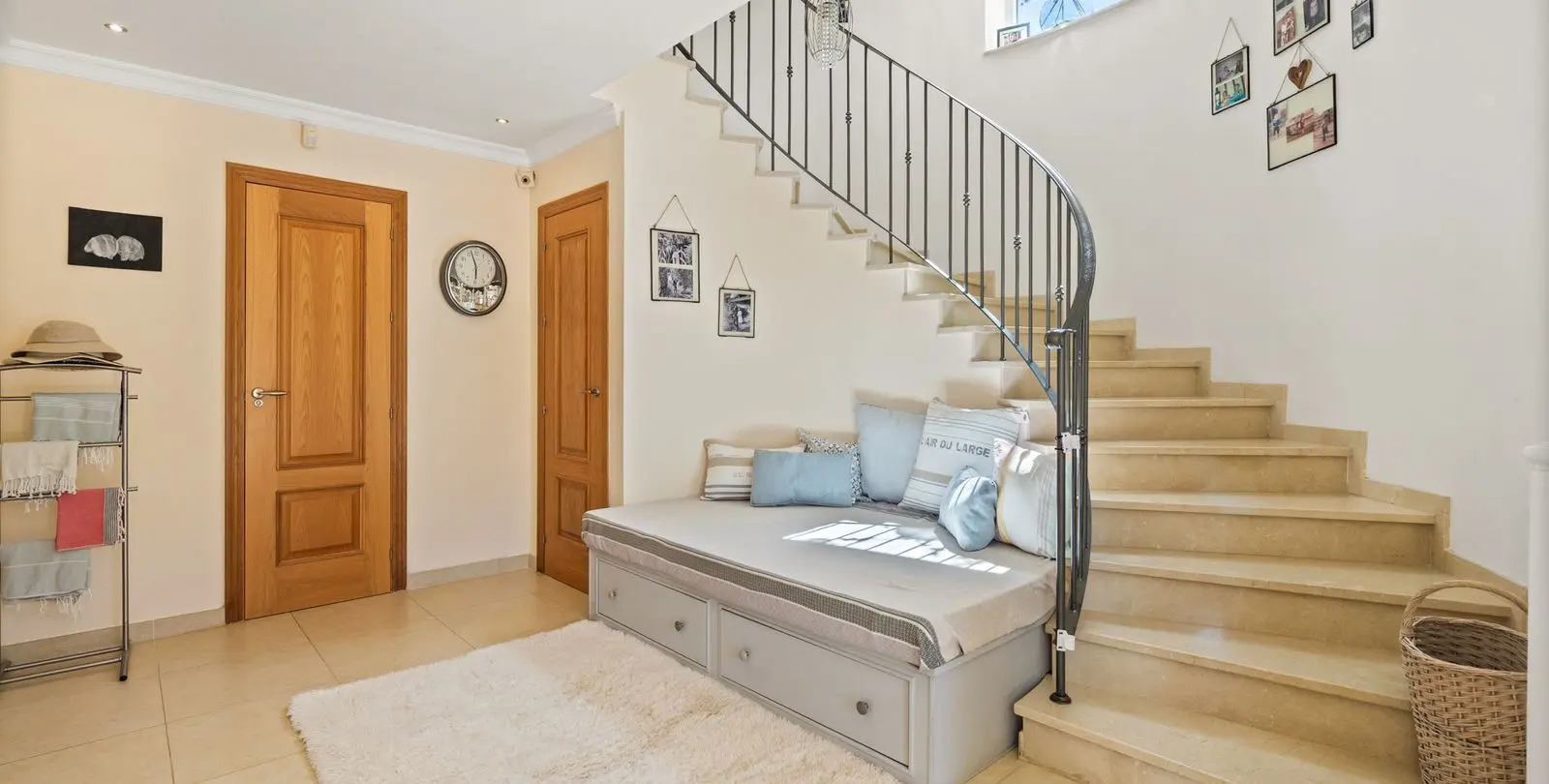 Sale of detached villa in Alhaurín el Grande 28