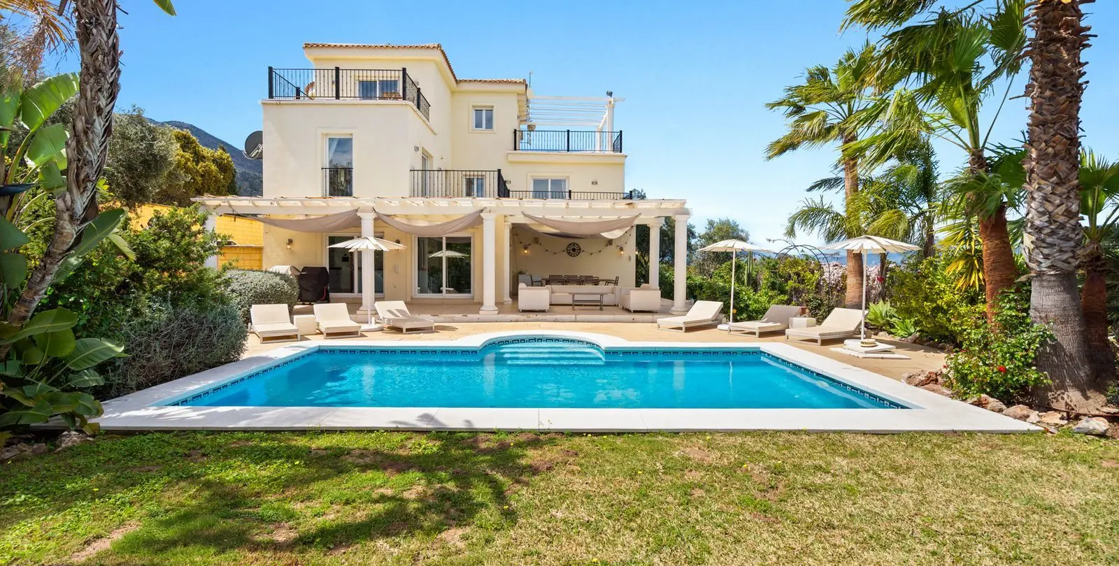 Sale of detached villa in Alhaurín el Grande 39