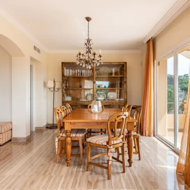 Venta de ático dúplex en Elviria