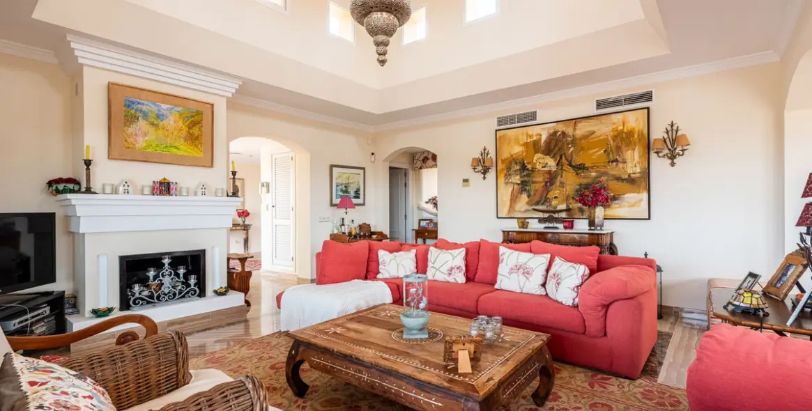 Продажа двухуровневого пентхауса в Elviria 10