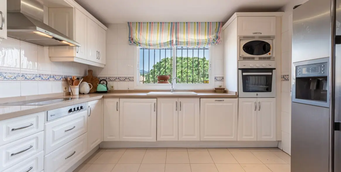 Продажа двухуровневого пентхауса в Elviria 12