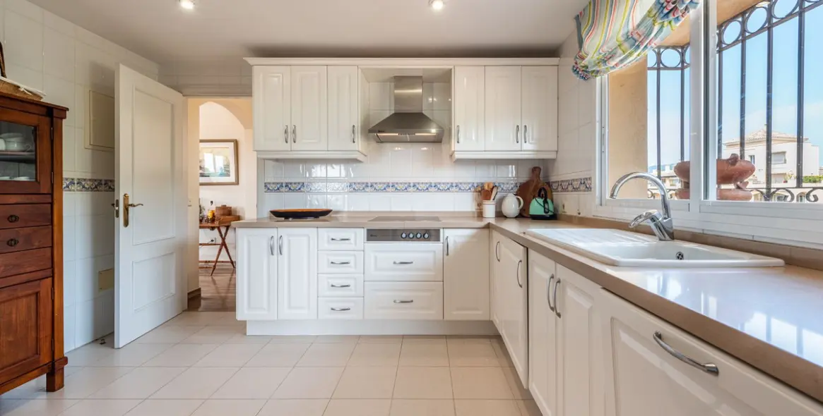 Продажа двухуровневого пентхауса в Elviria 14