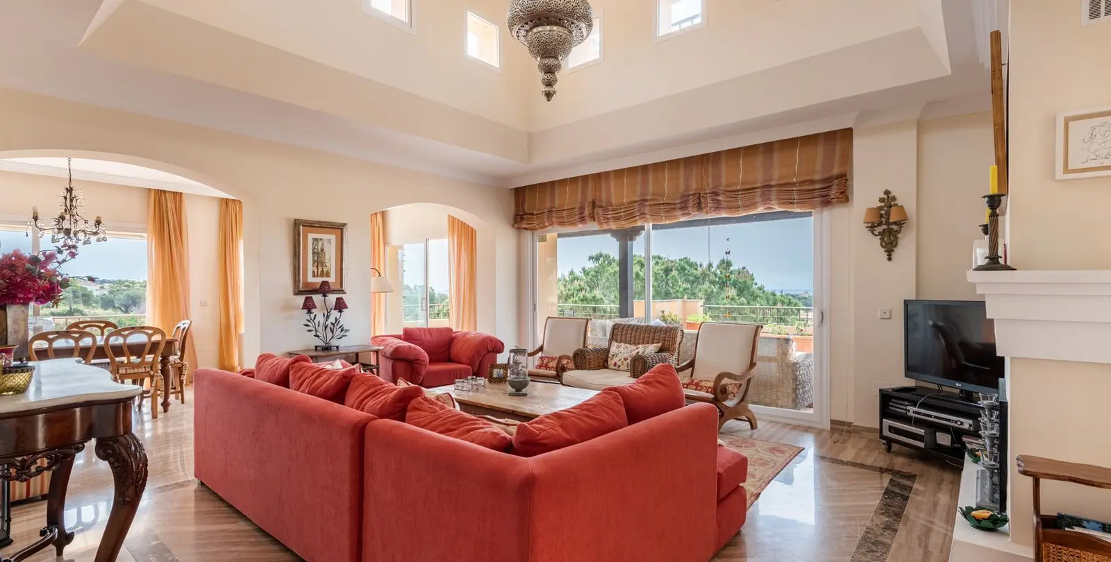 Продажа двухуровневого пентхауса в Elviria 3
