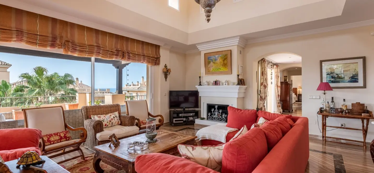 Продажа двухуровневого пентхауса в Elviria 3