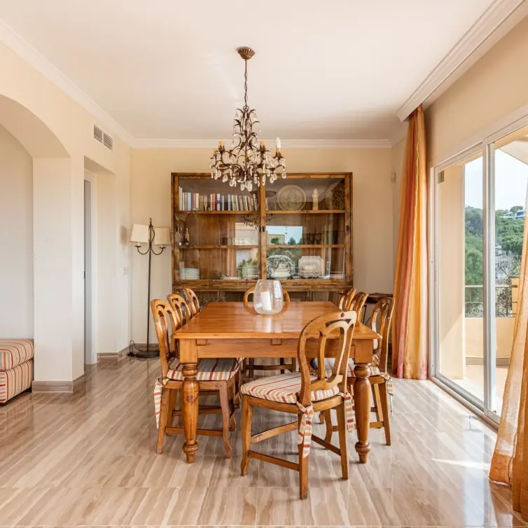 Продажа двухуровневого пентхауса в Elviria