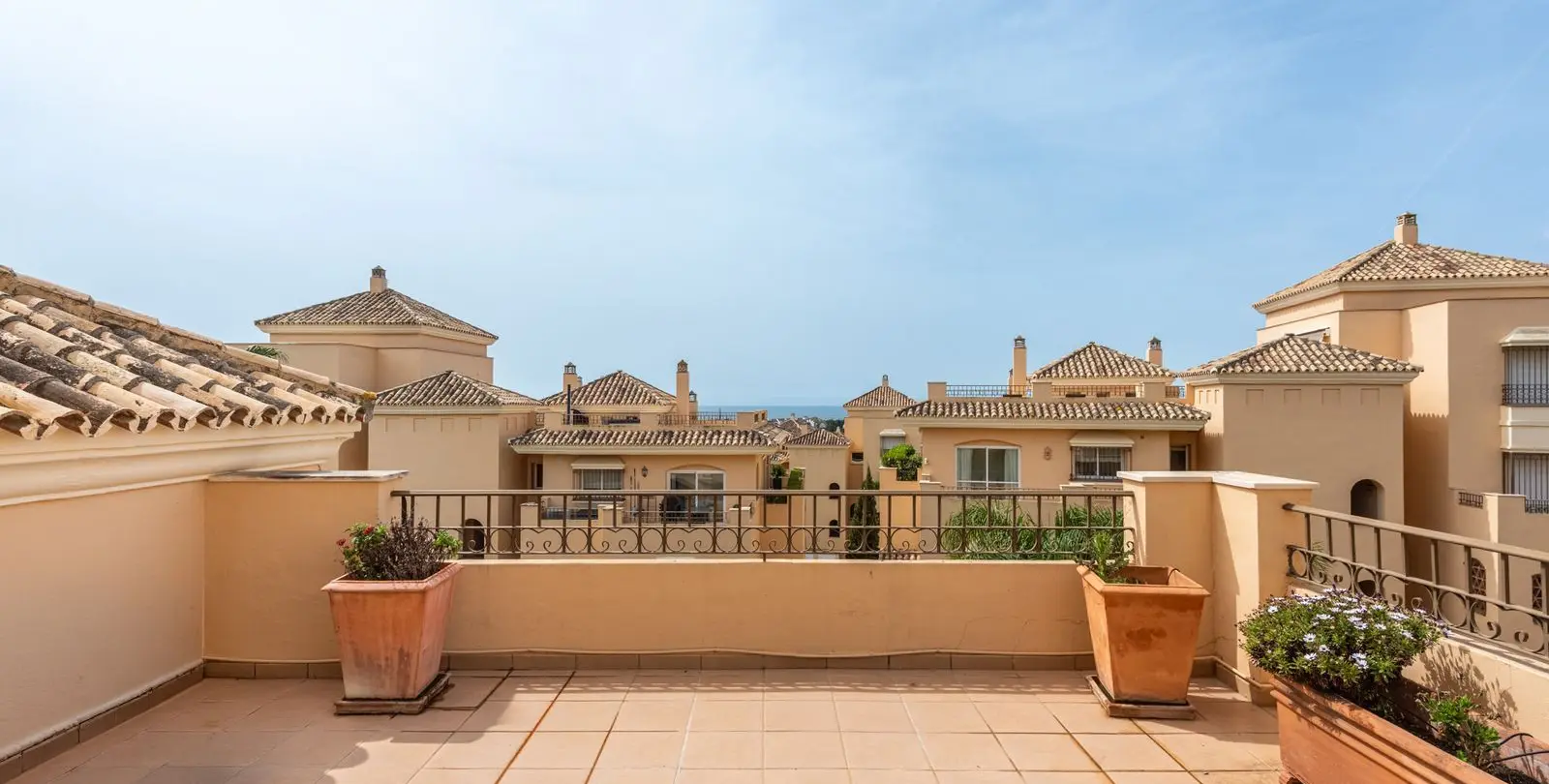Продажа двухуровневого пентхауса в Elviria 6