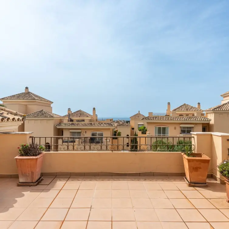 Продажа двухуровневого пентхауса в Elviria