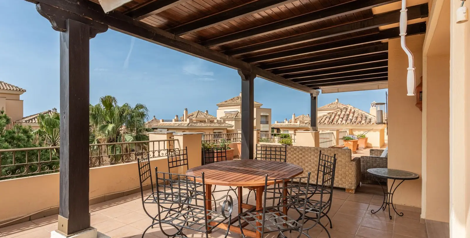 Продажа двухуровневого пентхауса в Elviria 7